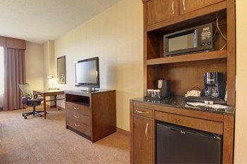 Hilton Garden Airport Hotel 3*