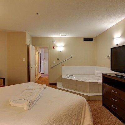 Hotel Hilton Garden Airport 3*